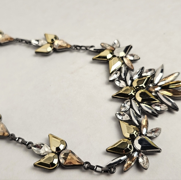 [EXPRESS] Elegant Gold & Silver Floral Statement Necklace ○●Choker // Collar●○ - Picture 13 of 16